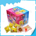 Empaque colorido de caramelos de juguete sorpresa de Pokémon 