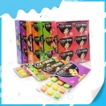 Chicle en caja con sabor a frutas de colores 