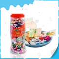 Tarro grande de 160 unidades con chicles de frutas y papel para tatuajes. 