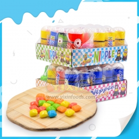 Piruleta con forma de pezón con caramelo de chicle