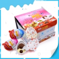 Huevo sorpresa de chocolate de alta calidad con galleta y juguete. 