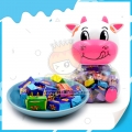 Chicle de vaca rosa relleno de vitamina C con tatuaje de dibujos animados 