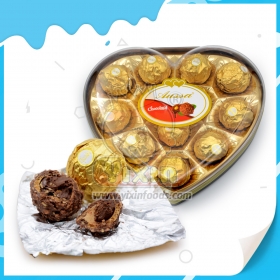 12 piezas de chocolate en forma de corazón