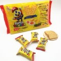 Galleta cuadrada de yema con sabor a queso salado Super Viviga 