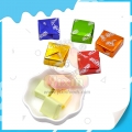 Proveedor de azúcar de caramelo suave con sabor a fruta mixta en forma de cubo 