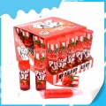 Bonito empaque de delicioso sabor a caramelo de lápiz labial de fresa. 
