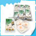 Dulce de pudín de frutas halal con forma de medio huevo 