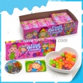 Caramelo de bayas frutales con tarjeta de juguete y pegatina 