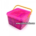 Chicle con sabor a fruta con envase de frasco con tatuaje 
