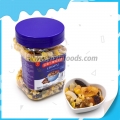 Alimentos saludables, cereal de avena con sabor a nuez y avena con frutas. 