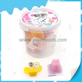 Taza de gelatina de pudín de frutas en barril 