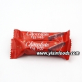 Galleta de chocolate con forma de rollo de huevo 